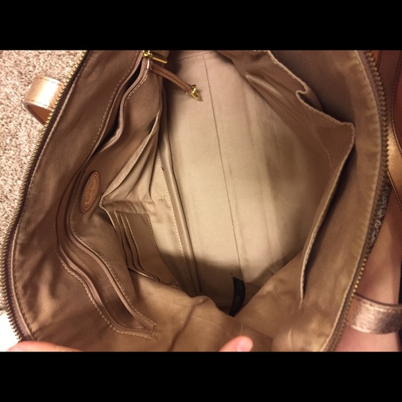 ❌SOLD❌ Rose Gold Fossil Sydney Shopper Tote - Picture 4 of 5